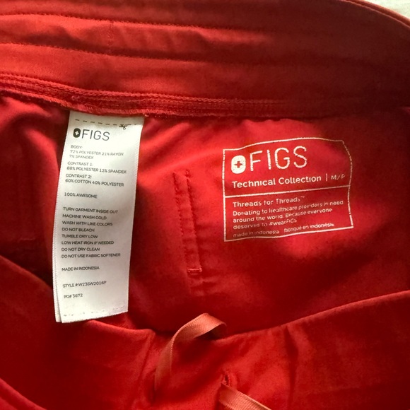 Figs. Red Scrub Set - Picture 6 of 6